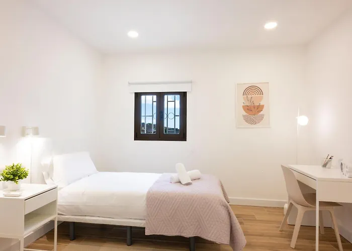 Newly Refurbished بيت للعطل *